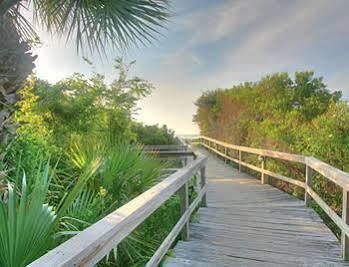 Hodnett Coopers Shipwatch Hotel St. Simons Island Exterior photo